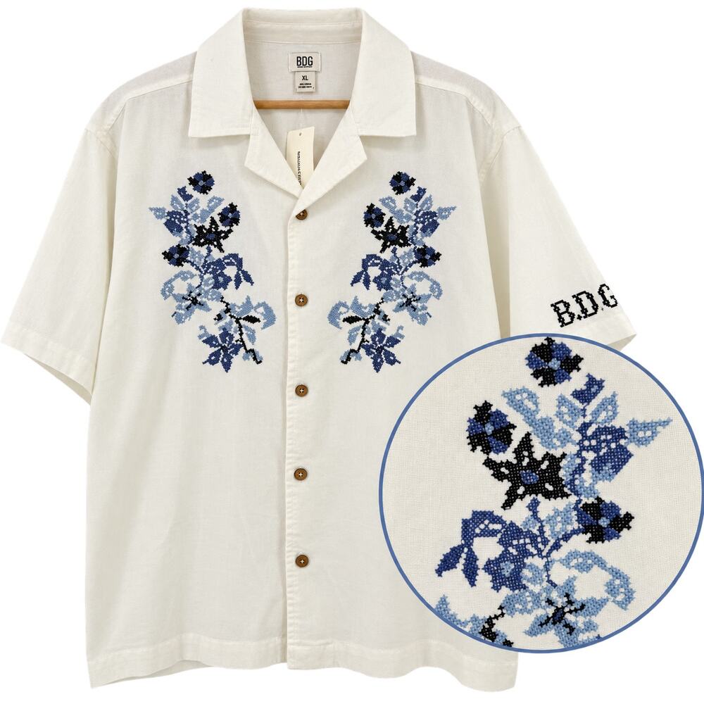 BDG White Peggy Blue Floral Embroidered Button FrontShirt Mens Sz XL Cotton